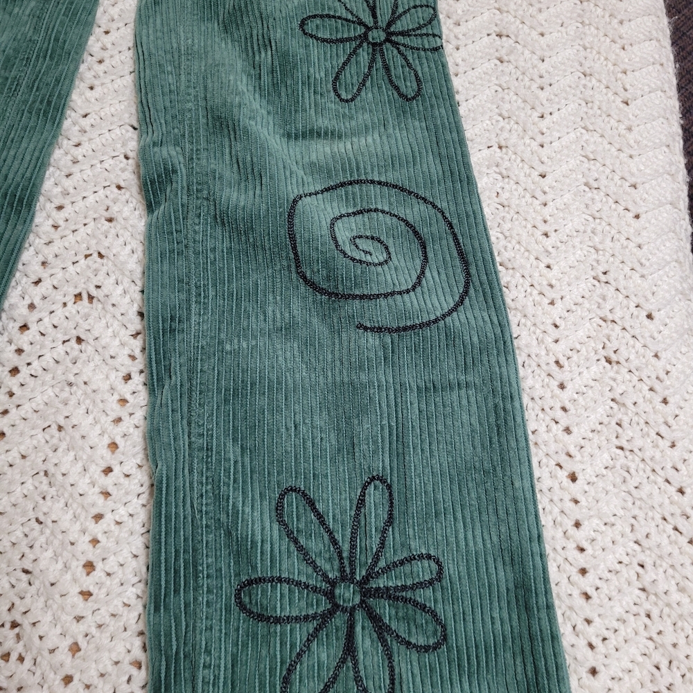 ❤️Pacsun 90s Boyfriend Embroidered Corduroy Jeans 24/31 - Picture 2 of 14